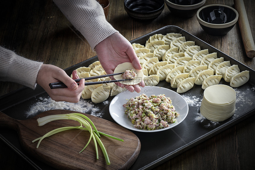  美味面点：手工制作饺子、馒头等